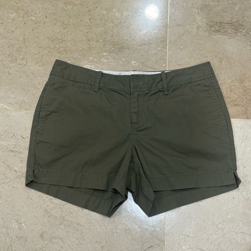 olive green cargo shorts